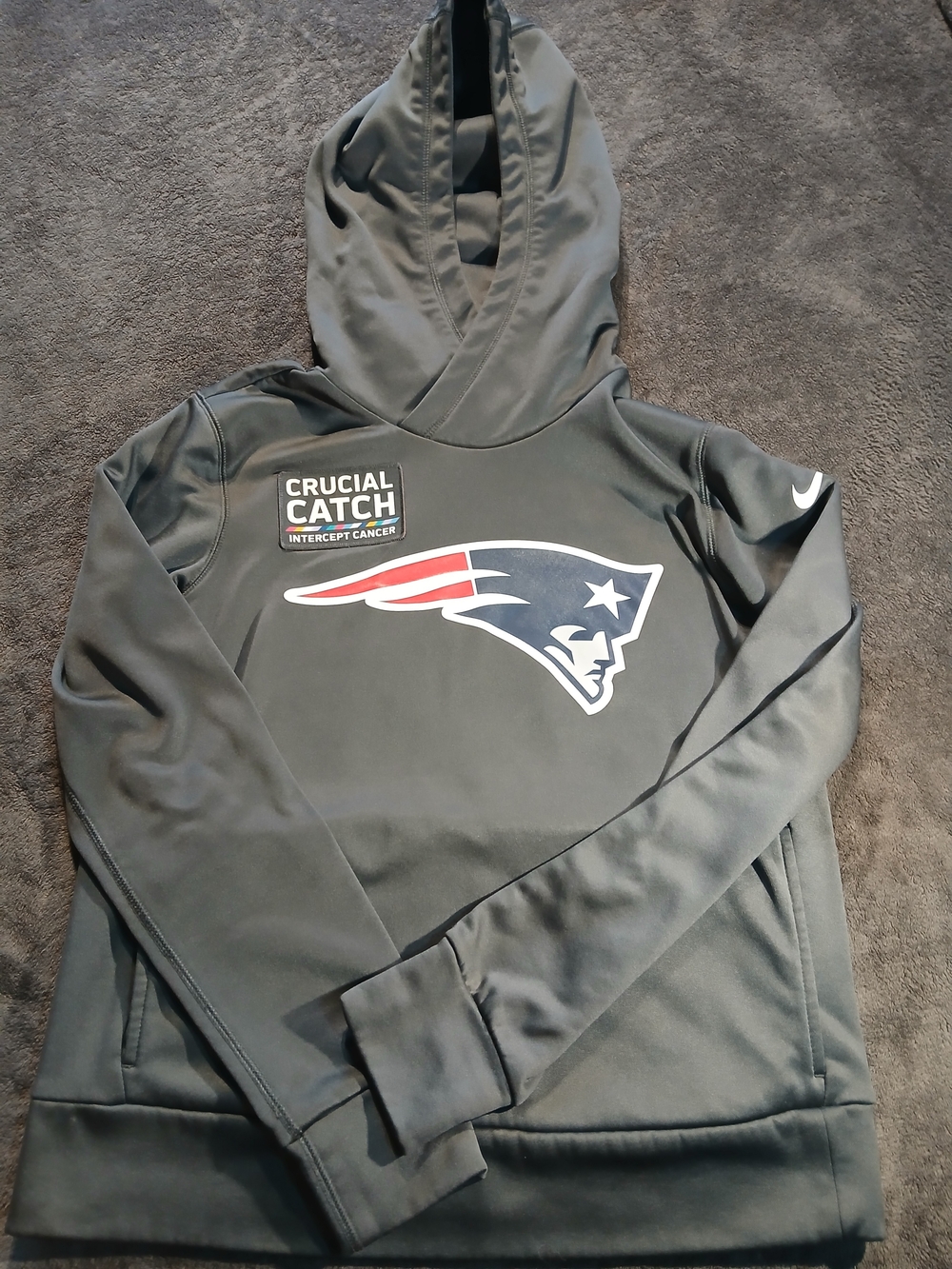 Nike Gray New England Patriots Crucial Catch Hooded Pullover Size S